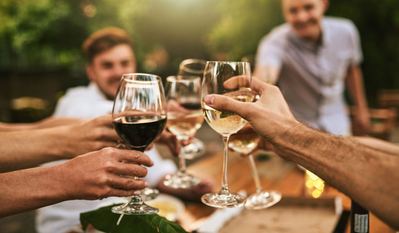 Peut-on mélanger le CBD et l'alcool ?